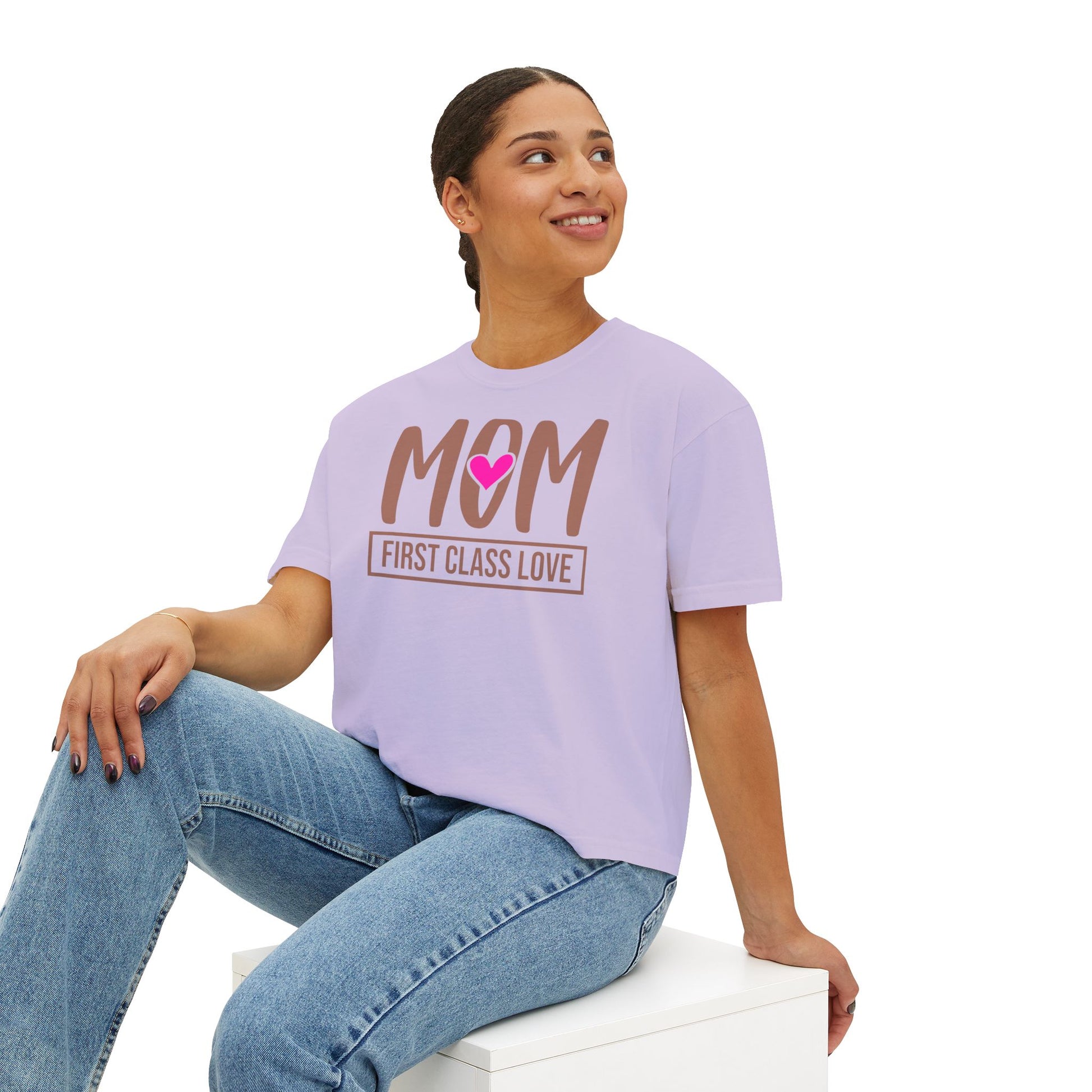 Mom “First Class Love” Boxy Tee – Cute Mother’s Day Shirt, Relaxed Fit Graphic Tee for Moms, Mail-Inspired Gift