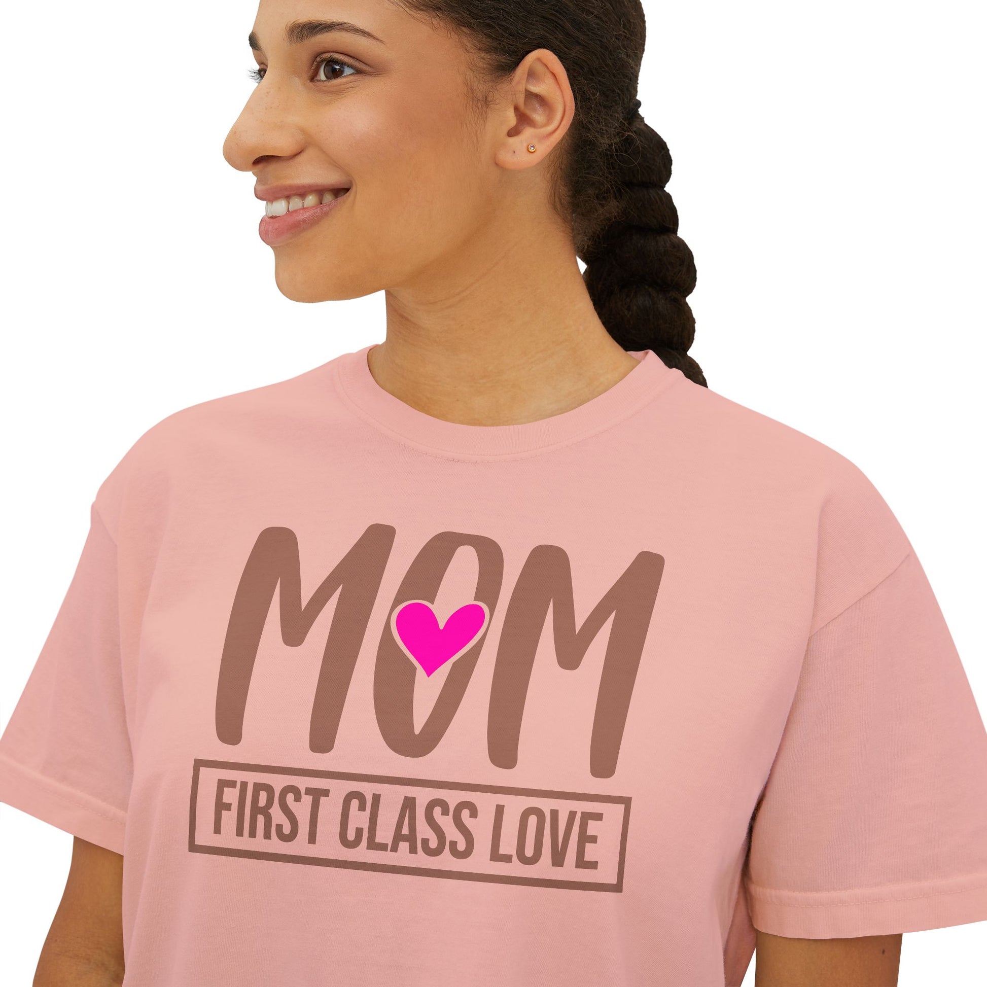 Mom “First Class Love” Boxy Tee – Cute Mother’s Day Shirt, Relaxed Fit Graphic Tee for Moms, Mail-Inspired Gift