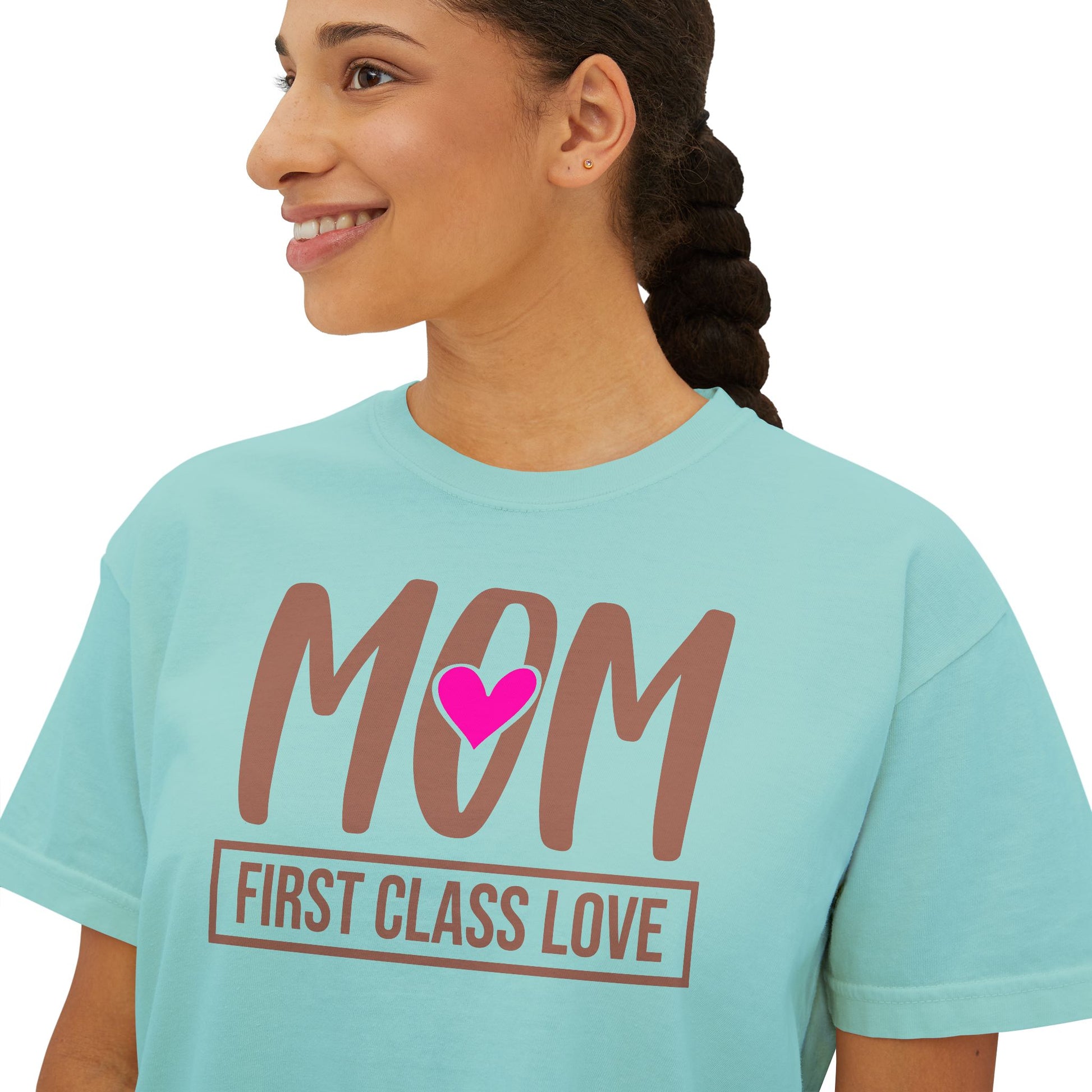 Mom “First Class Love” Boxy Tee – Cute Mother’s Day Shirt, Relaxed Fit Graphic Tee for Moms, Mail-Inspired Gift