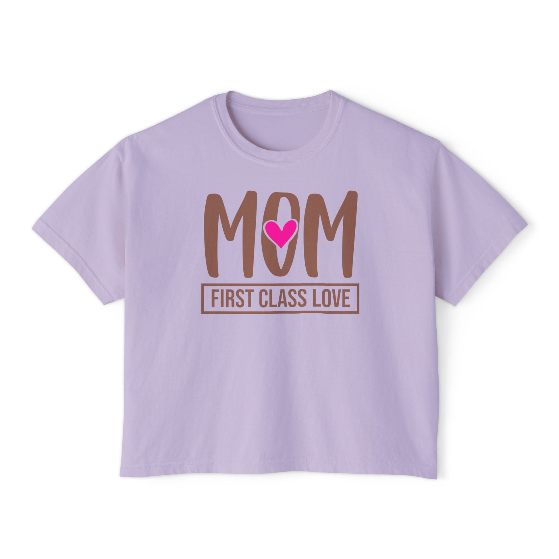 Mom “First Class Love” Boxy Tee – Cute Mother’s Day Shirt, Relaxed Fit Graphic Tee for Moms, Mail-Inspired Gift